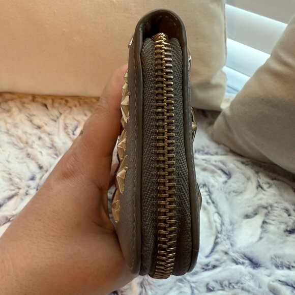 JIMMO CHOO Full Zip Long Wallet - Grey with Silver Stars - Picture 7 of 16